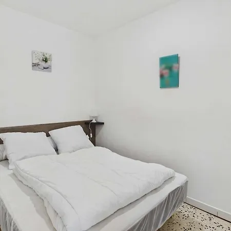 3 Pieces Climatise Avec Terrasse Et Parking Prive A - Fr-1-326-813 Marseillan (Herault)