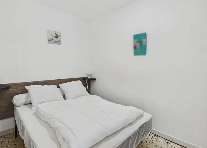 3 Pieces Climatise Avec Terrasse Et Parking Prive A - Fr-1-326-813 Marseillan (Herault)