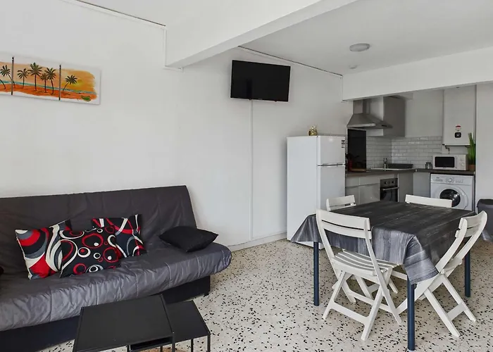 3 Pieces Climatise Avec Terrasse Et Parking Prive A - Fr-1-326-813 Apartmán *